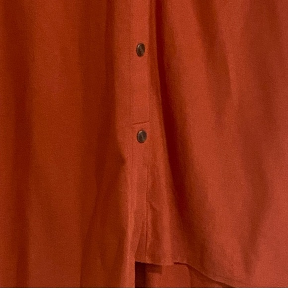 Soft Surroundings Top Womens Size M Orange/Rust  Asymmetric V-Neck Buttons - Picture 8 of 12